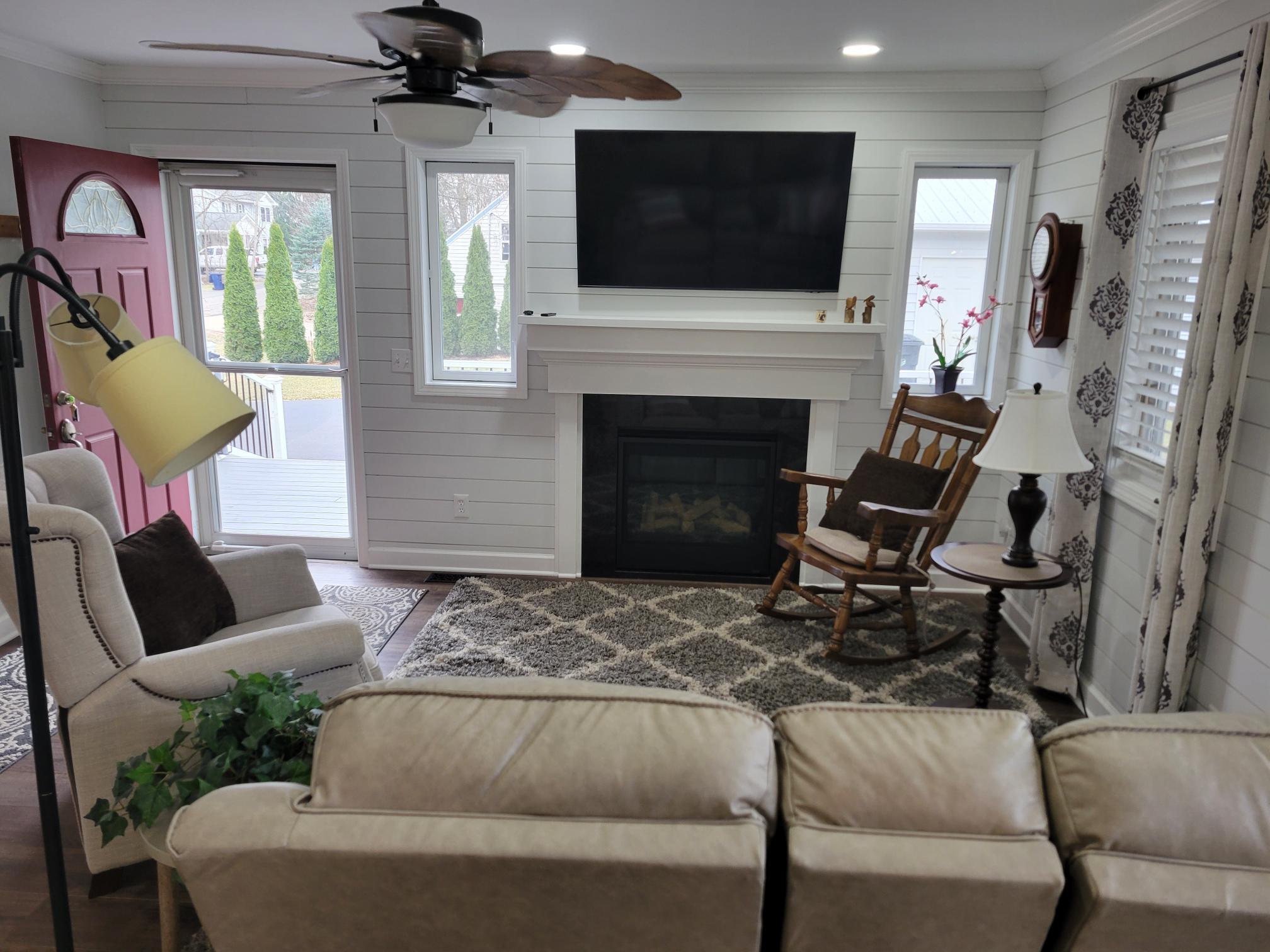 4125 Spruce Street Delavan, WI 53115 - Photo 3 of 11 Living Room