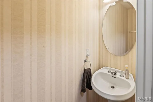 $364,900 | 709 Wild Horse Creek Drive, Fairview Heights, IL 62208