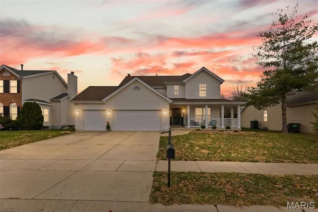 $364,900 | 709 Wild Horse Creek Drive, Fairview Heights, IL 62208