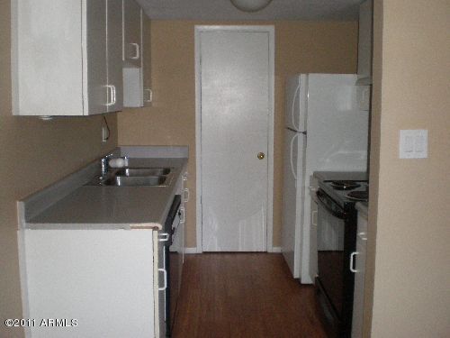 600 South Dobson Road, Unit 184 Mesa, AZ 85202 - Photo 10 of 20 Kitchen