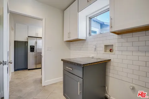 $1,995,000 | 11819 Pacific Avenue, Los Angeles, CA 90066