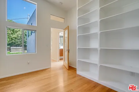 $1,995,000 | 11819 Pacific Avenue, Los Angeles, CA 90066