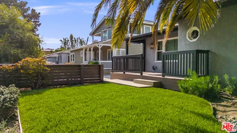 $1,995,000 | 11819 Pacific Avenue, Los Angeles, CA 90066