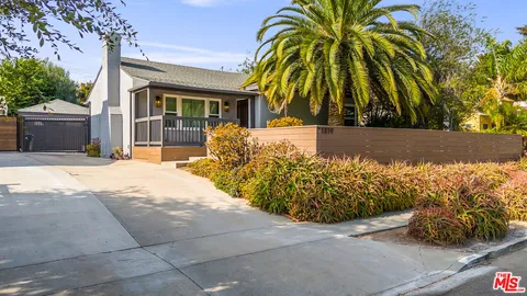 $1,995,000 | 11819 Pacific Avenue, Los Angeles, CA 90066