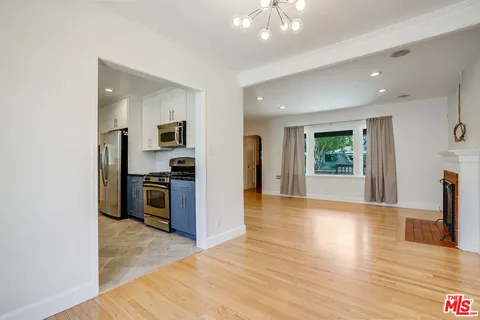 $1,995,000 | 11819 Pacific Avenue, Los Angeles, CA 90066