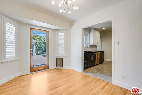 $1,995,000 | 11819 Pacific Avenue, Los Angeles, CA 90066