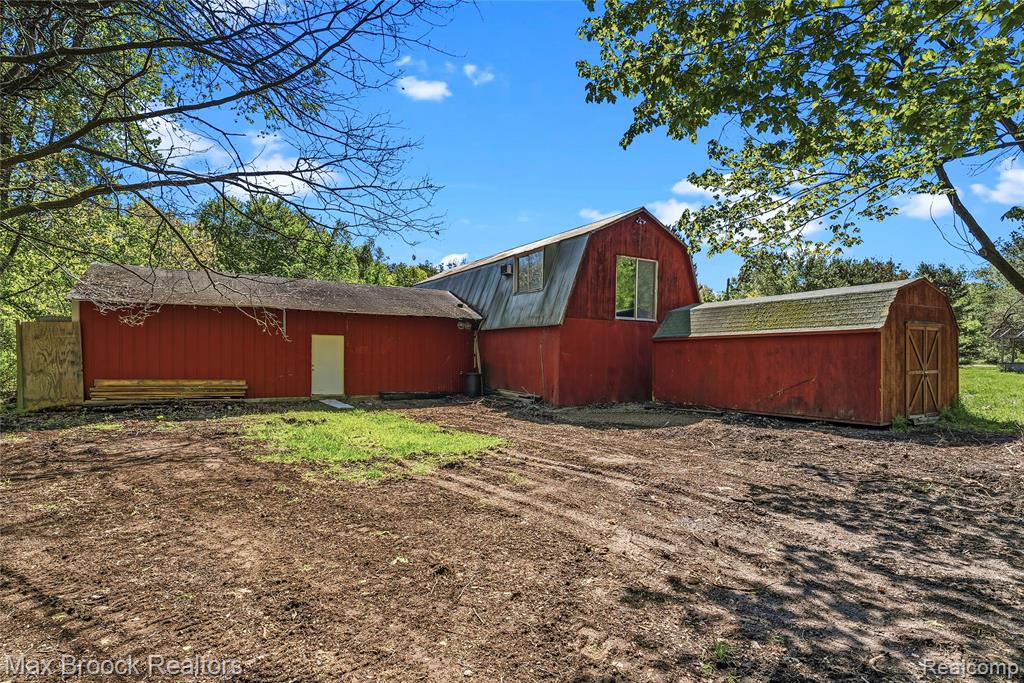 892 Barnes Lake Road Columbiaville, MI 48421 - Photo 47 of 85