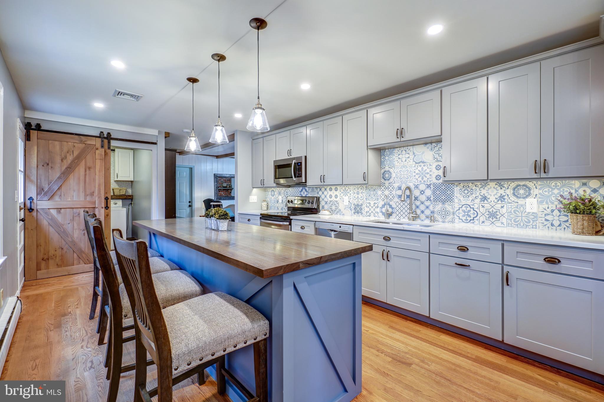 1210 Ashton Road Ashton, MD 20861 - Photo 12 of 37 Large Island