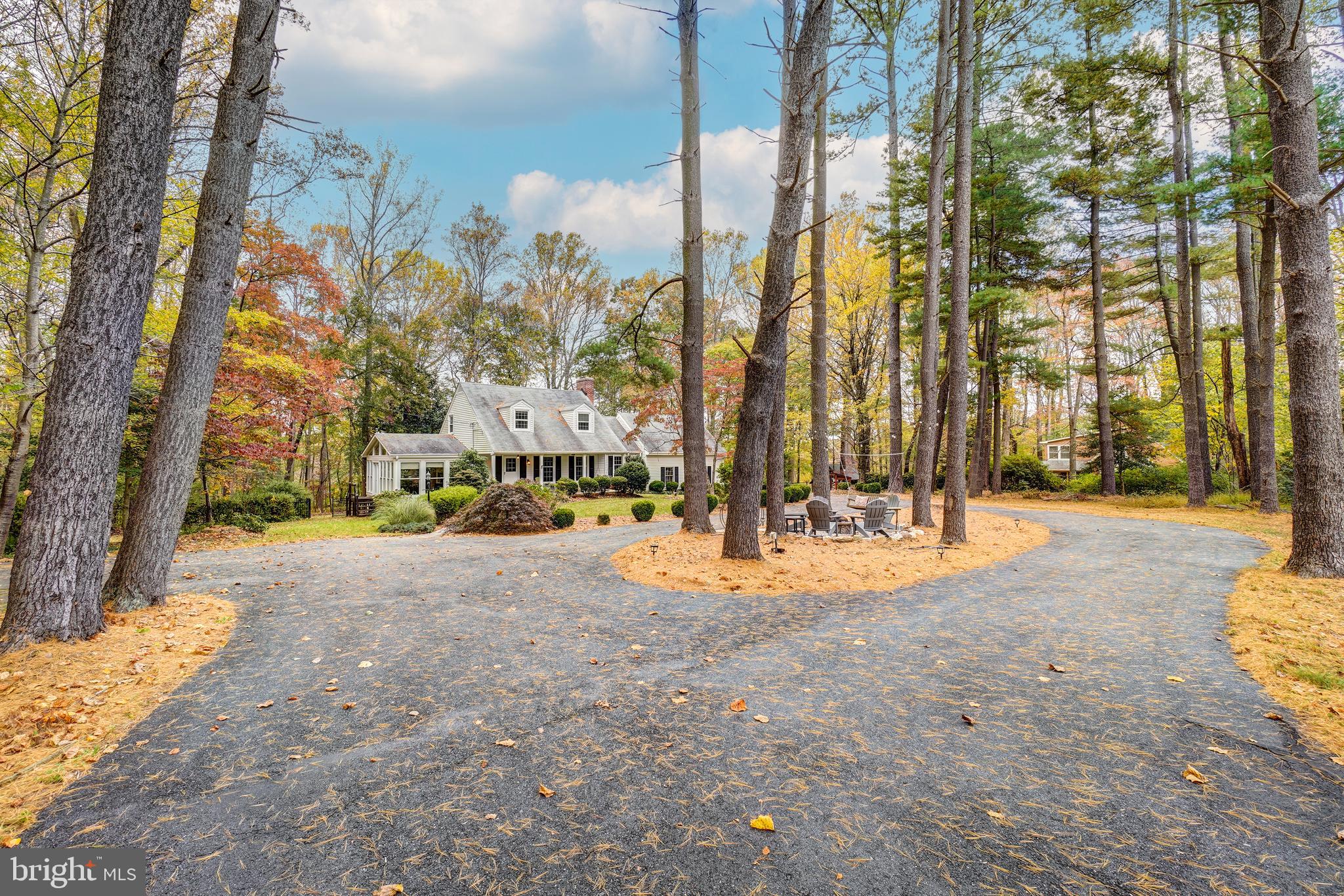 1210 Ashton Road Ashton, MD 20861 - Photo 2 of 37 Huge Circular Drive