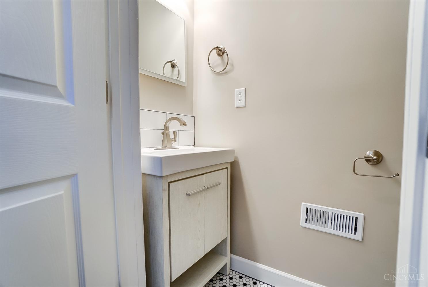 7850 Remington Road Cincinnati, OH 45242 - Photo 23 of 42 Gallery Image 23
