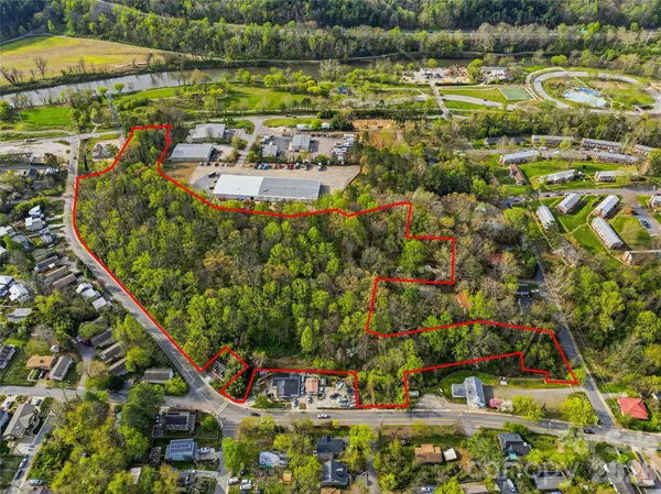 $2,400,000 | 99999 State Street, Asheville, NC 28806