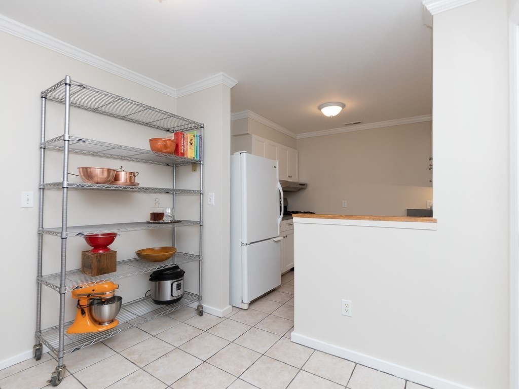 192 Chestnut Avenue, Unit E Boston, MA 02130 - Photo 15 of 35