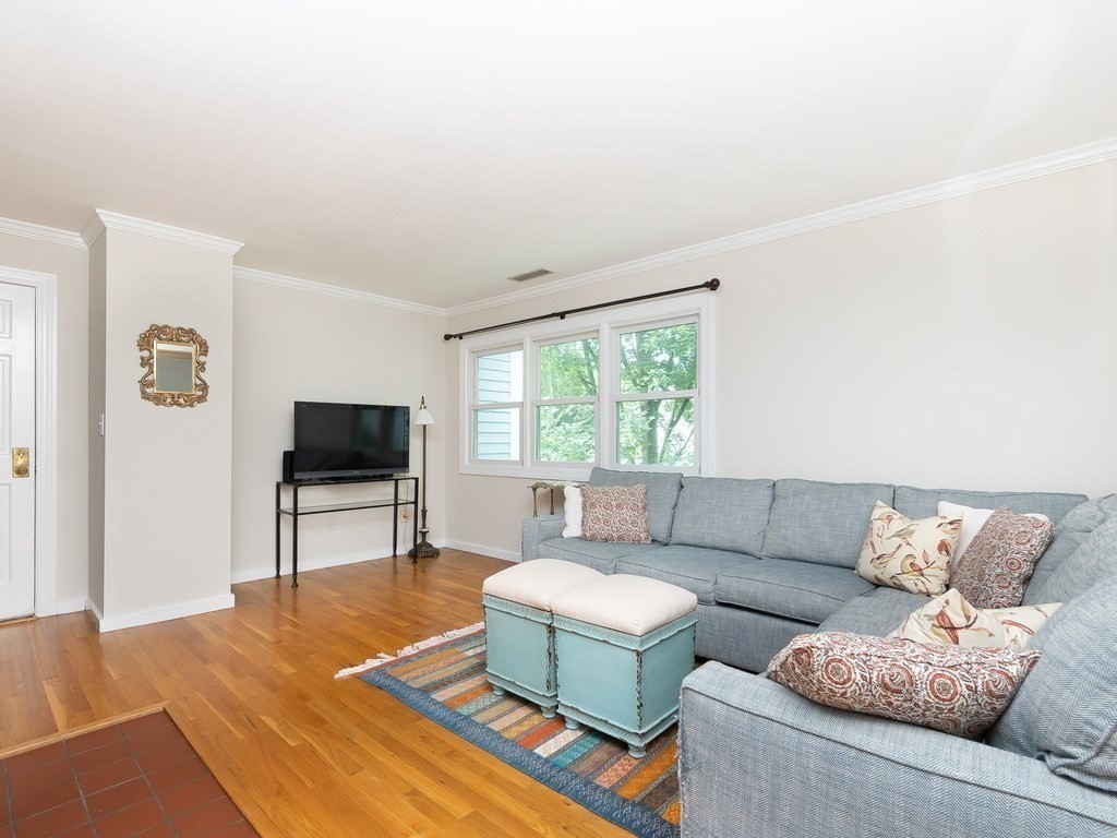 192 Chestnut Avenue, Unit E Boston, MA 02130 - Photo 3 of 35
