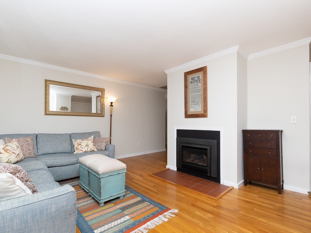 192 Chestnut Avenue, Unit E Boston, MA 02130 - Photo 4 of 35