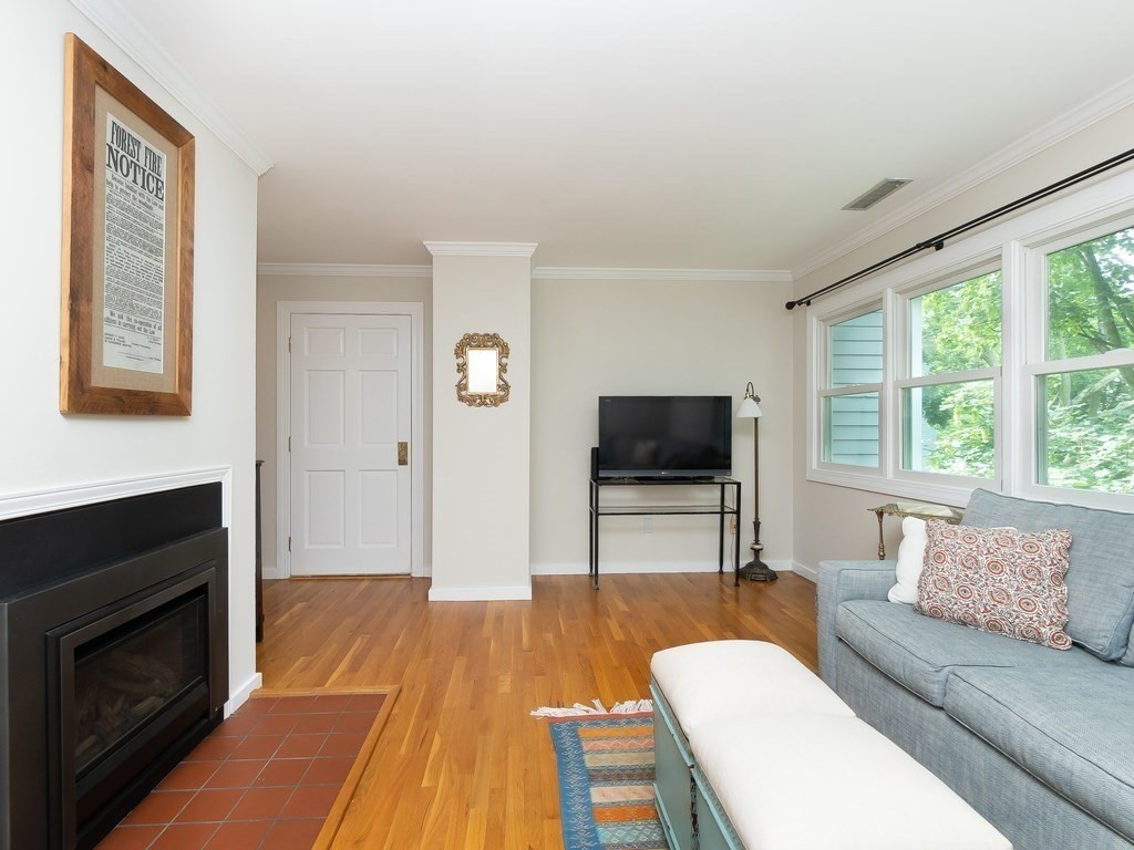 192 Chestnut Avenue, Unit E Boston, MA 02130 - Photo 6 of 35