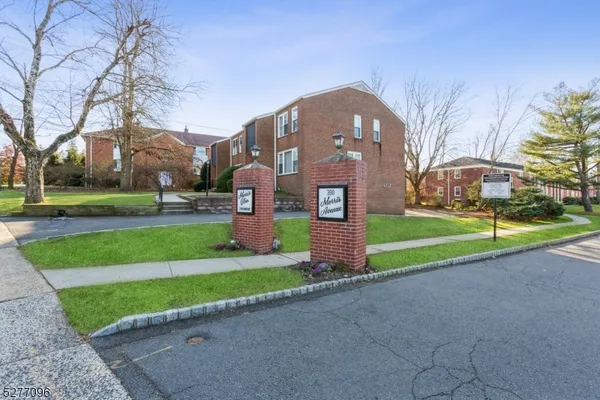 $2,525 | 390 Morris Avenue, Unit 29, Summit, NJ 07901