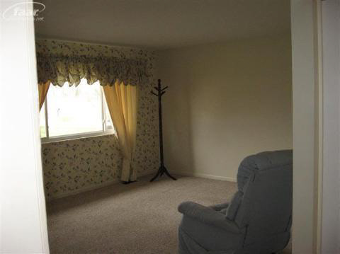 9378 Potter Road Flushing, MI 48433 - Photo 8 of 18 20192488-7.JPG