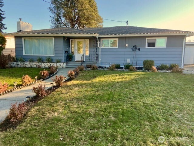 924 East Grover Street Lynden, WA 98264 - Photo 1 of 40