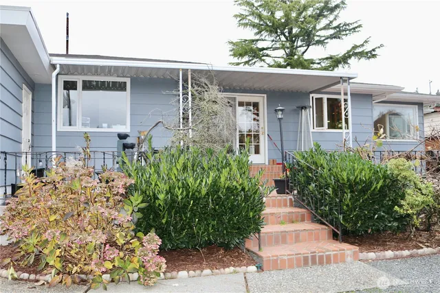 $709,000 | 924 East Grover Street, Lynden, WA 98264