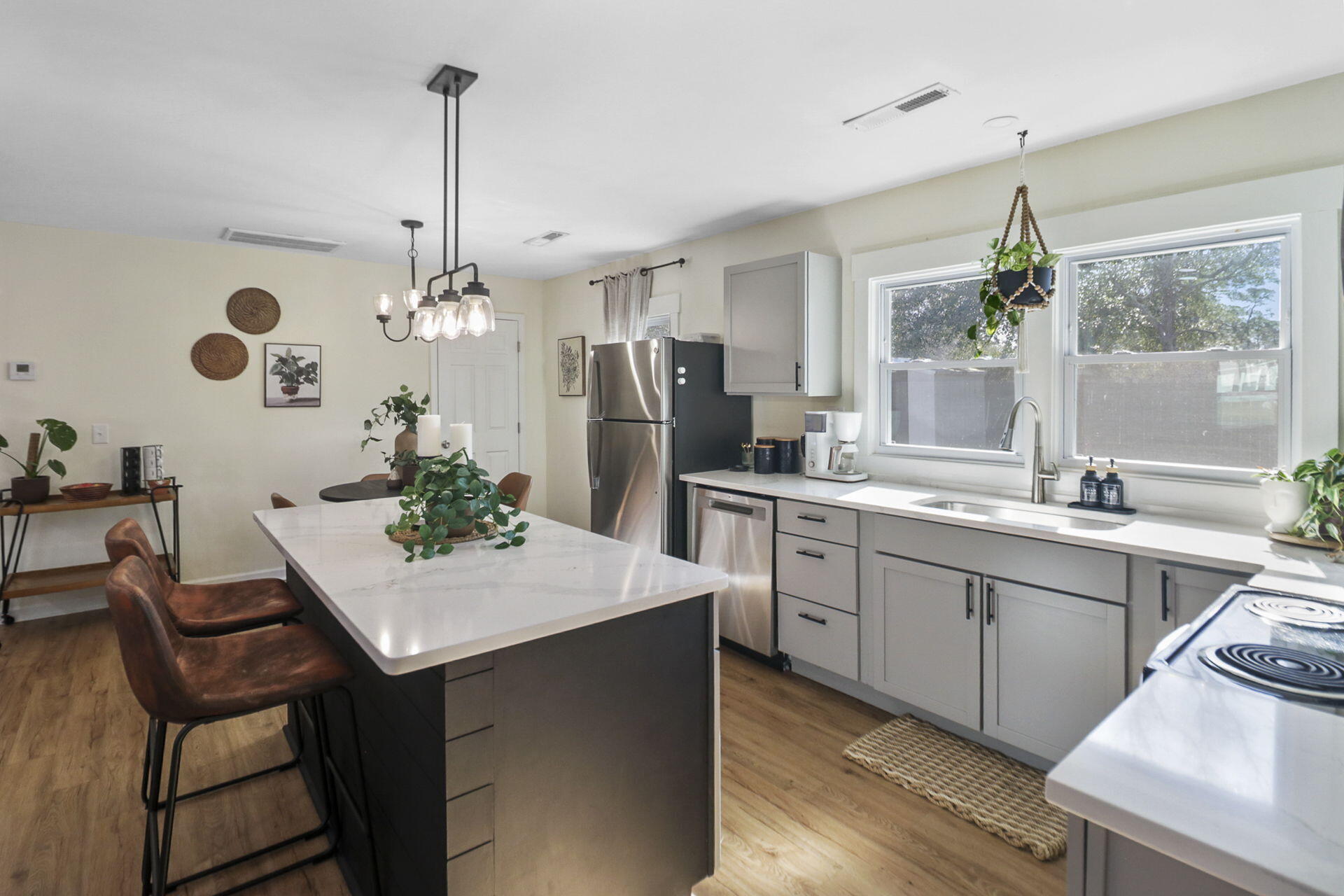 109 Marion Road Summerville, SC 29486 - Photo 11 of 33 11-web-or-mls-_MG_5440