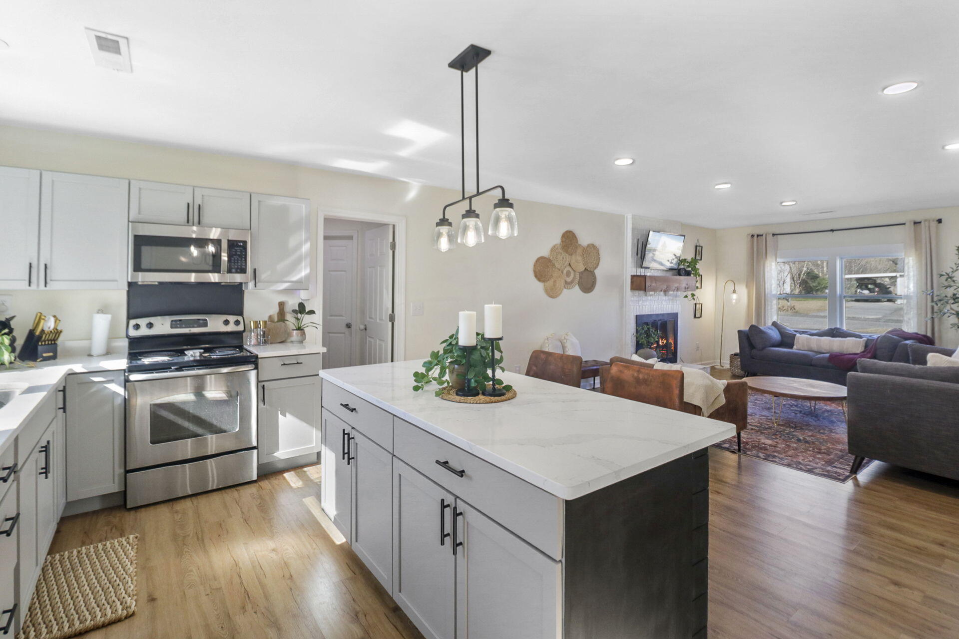 109 Marion Road Summerville, SC 29486 - Photo 10 of 33 10-web-or-mls-_MG_5445