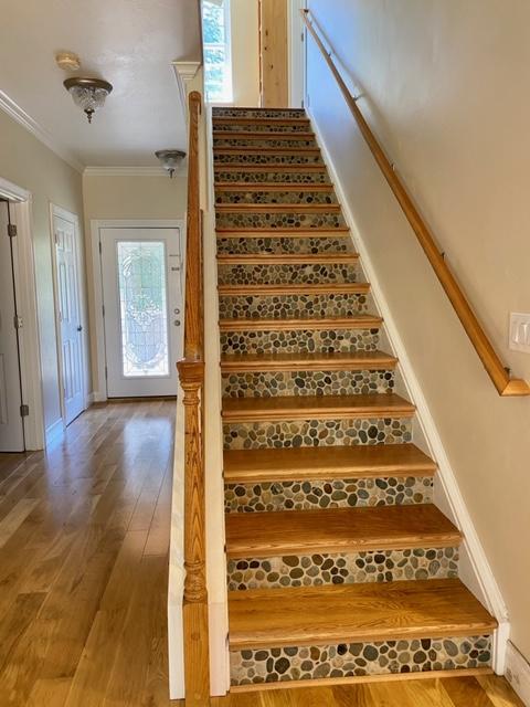 3791 Fish Hatchery Road Grants Pass, OR 97527 - Photo 27 of 42 staircase