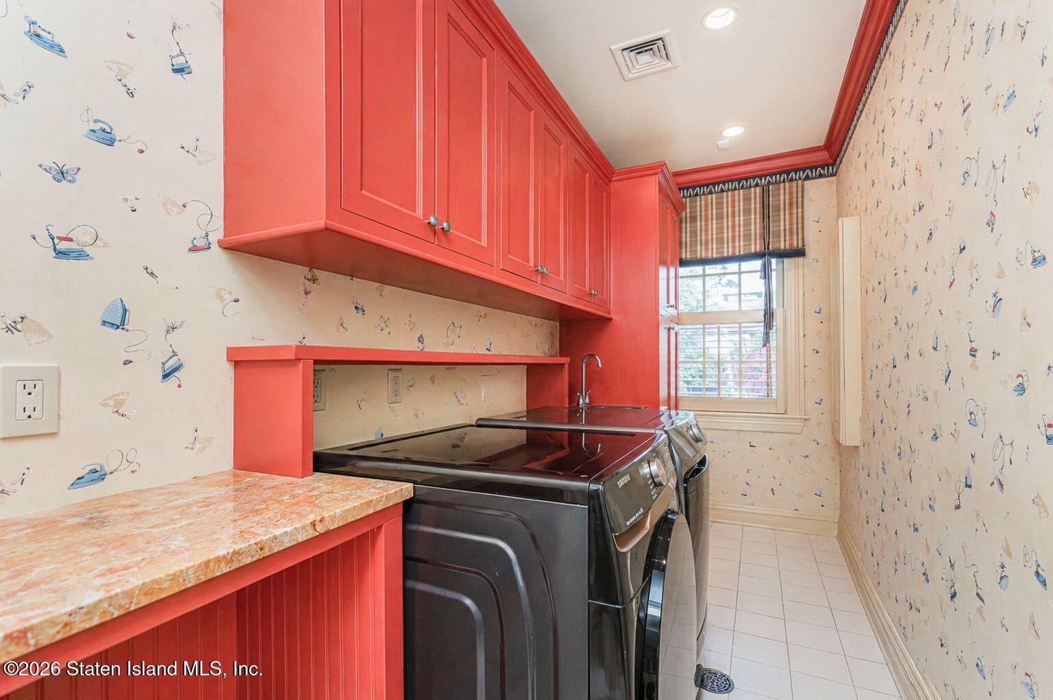 125 Benedict Road Staten Island, NY 10304 - Photo 44 of 96 125 laundry