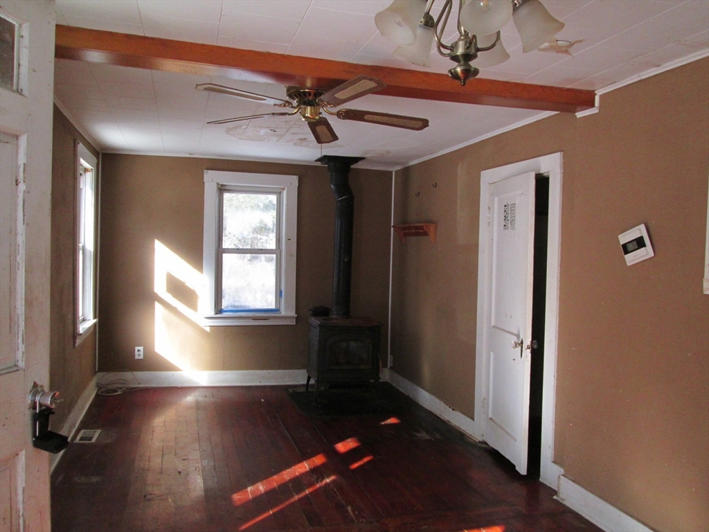 433 Putnam Hill Road Sutton, MA 01590 - Photo 4 of 18