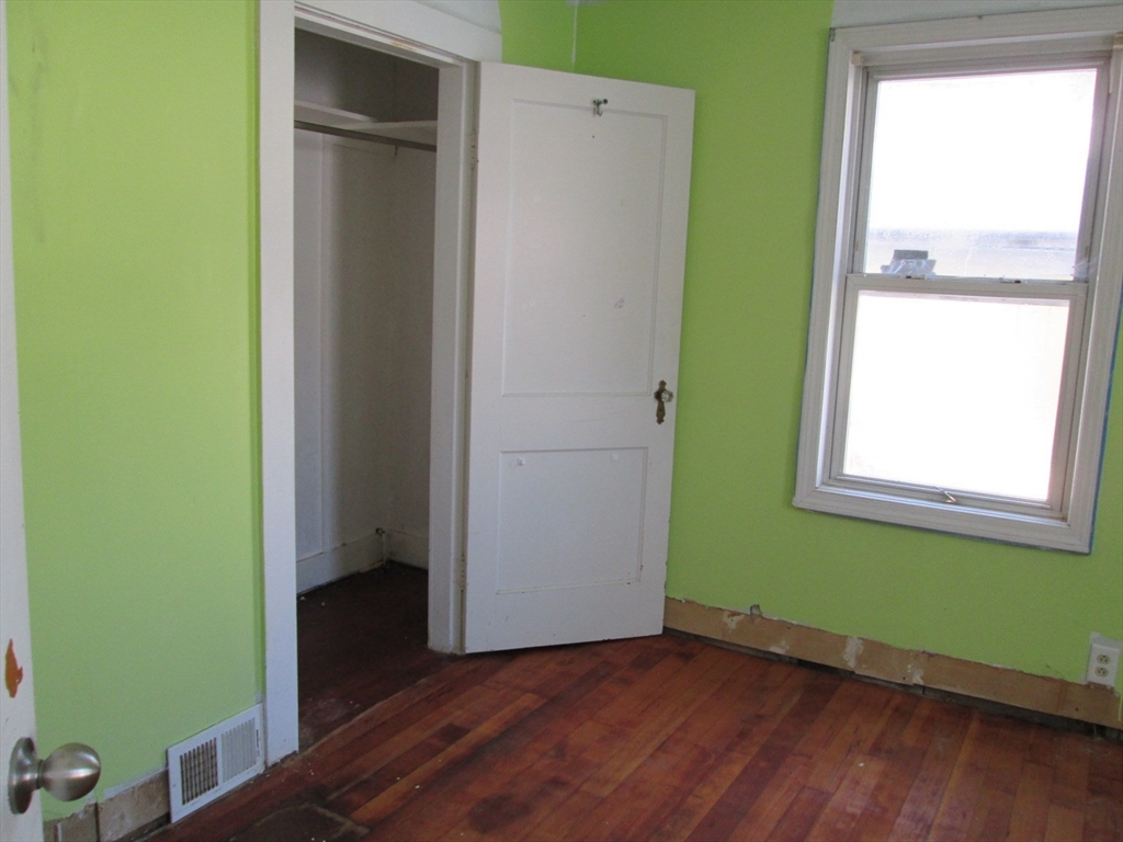 433 Putnam Hill Road Sutton, MA 01590 - Photo 8 of 18