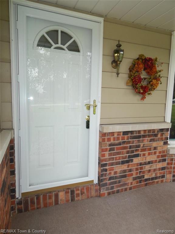 7307 Coldwater Road Flushing, MI 48433 - Photo 4 of 49