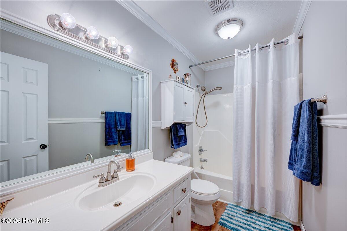 109 Quail Ridge Road Havelock, NC 28532 - Photo 11 of 42 Hall bathroom