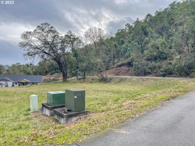 $75,000 | 1004 Northwest Sweetbrier Avenue, Roseburg, OR 97471