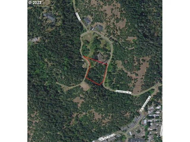 $75,000 | 1004 Northwest Sweetbrier Avenue, Roseburg, OR 97471