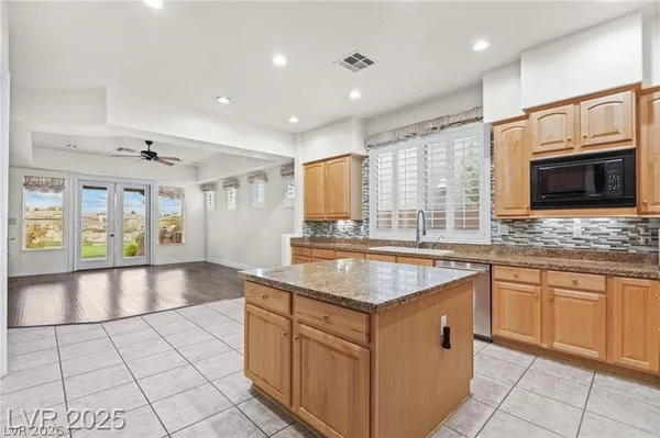 $5,200 | 425 Pinnacle Heights, Las Vegas, NV 89144