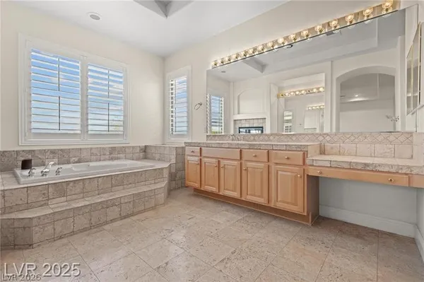 $5,200 | 425 Pinnacle Heights, Las Vegas, NV 89144