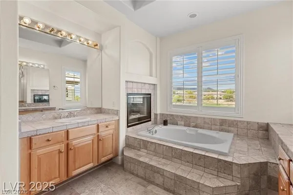 $5,200 | 425 Pinnacle Heights, Las Vegas, NV 89144