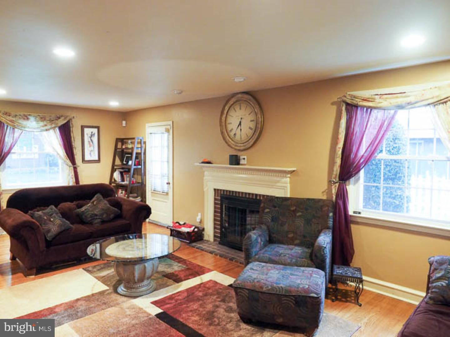 107 Madison Road Lansdowne, PA 19050 - Photo 4 of 24 Living Room