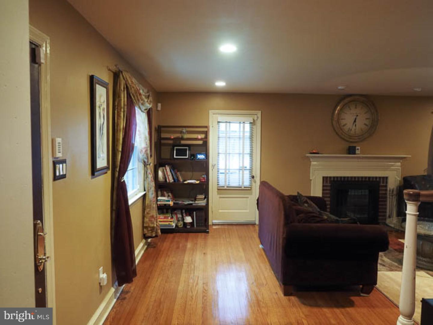 107 Madison Road Lansdowne, PA 19050 - Photo 6 of 24 Living Room