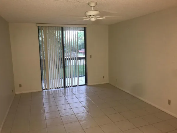 $1,900 | 733 Southeast 1st Way, Unit 204, Deerfield Beach, FL 33441