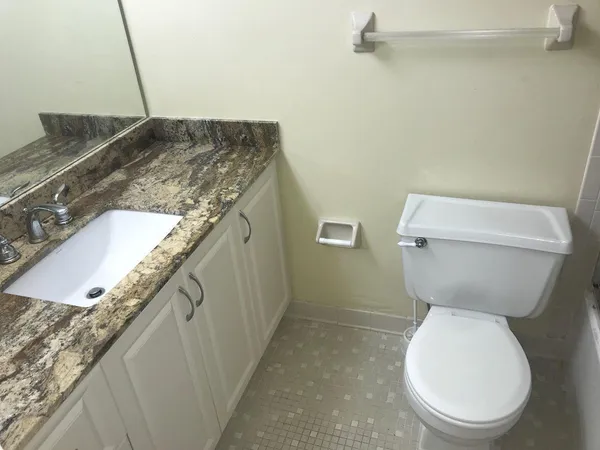 $1,900 | 733 Southeast 1st Way, Unit 204, Deerfield Beach, FL 33441