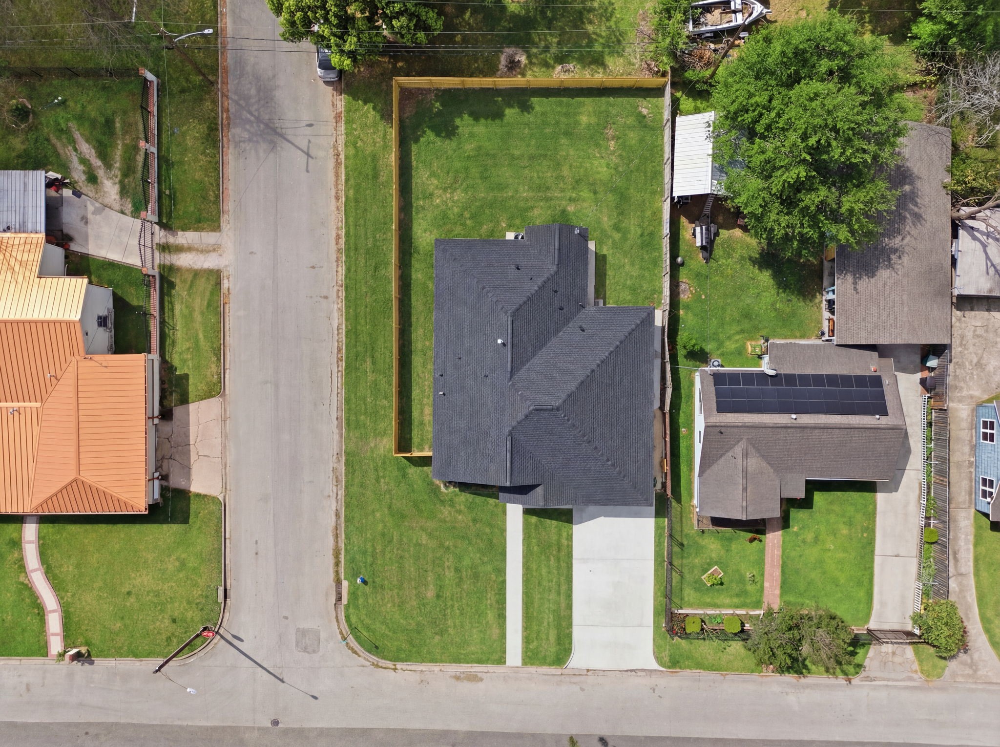7040 Kinney Street Houston, TX 77087 - Photo 33 of 47 an aerial view of a house