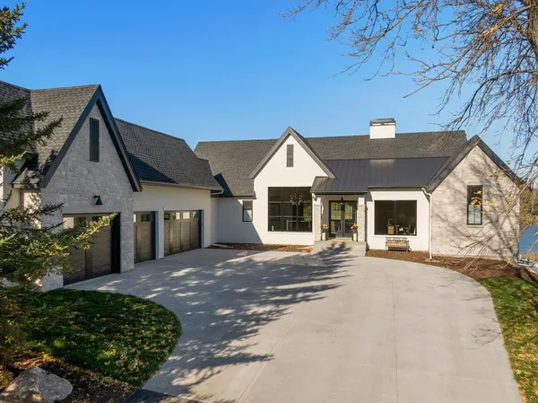 $2,495,000 | 730 Lakeview Parkway, Mound, MN 55364
