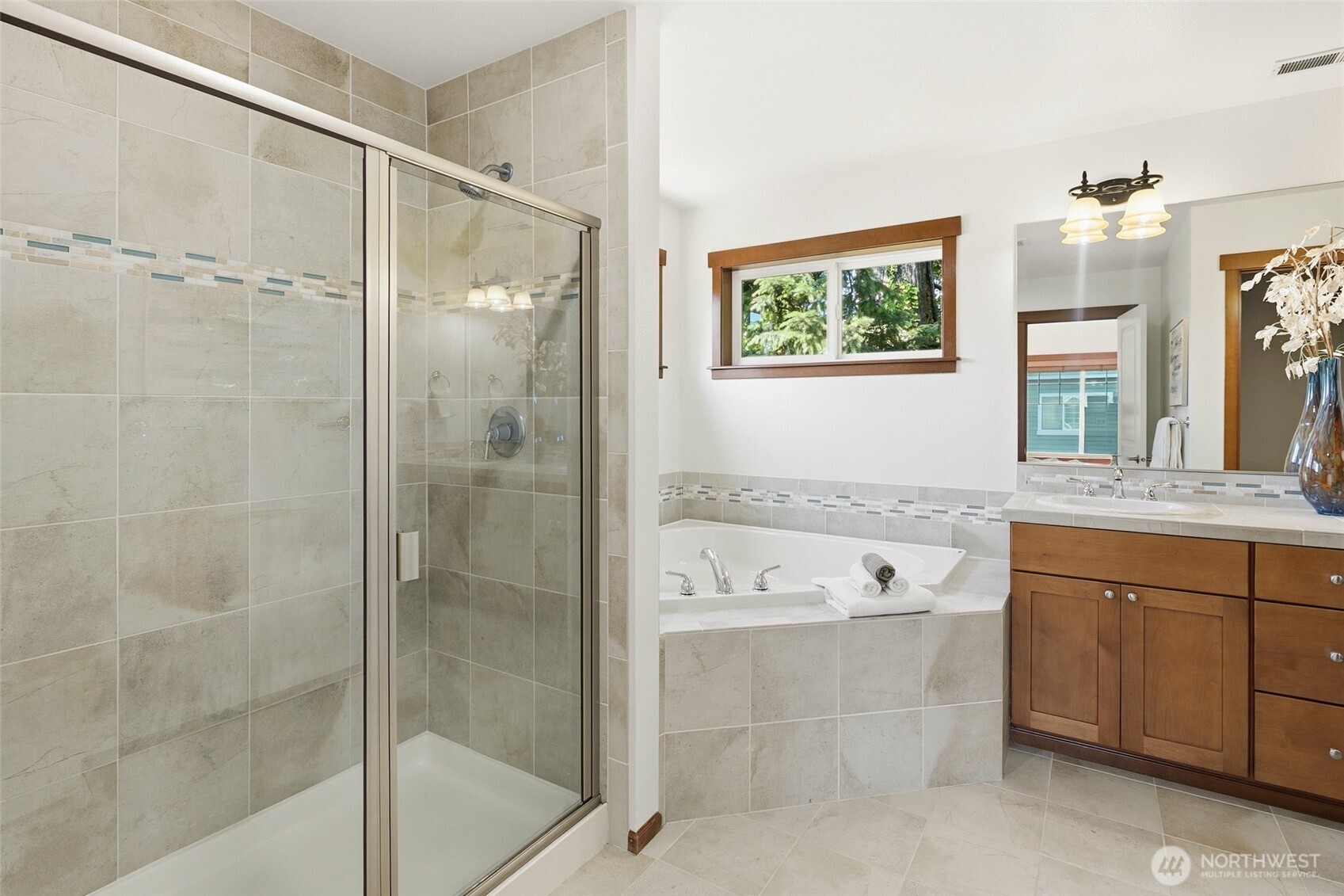 16033 119th Place Northeast Bothell, WA 98011 - Photo 19 of 36