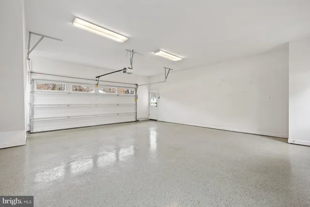 a view of a room with an empty space