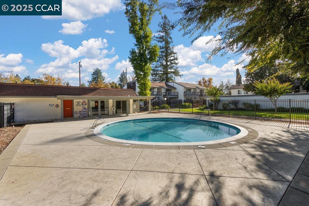 4081 Clayton Road, Unit 218 Concord, CA 94521 - Photo 22 of 26 a view of a basket ball ground