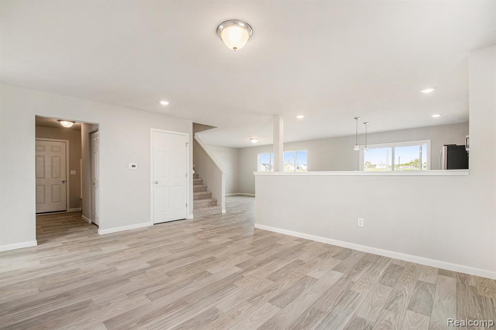 6044 Lahring Road Linden, MI 48451 - Photo 4 of 36