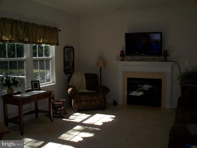 880 Union Church Road Elkton, MD 21921 - Photo 4 of 15 Living Room
