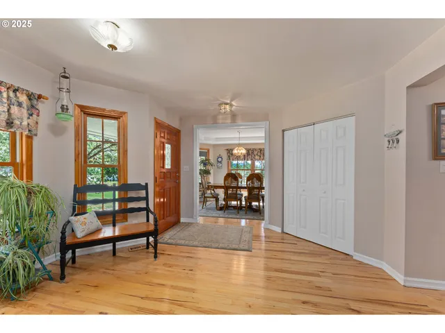 $669,900 | 7654 North Bank Road, Roseburg, OR 97470