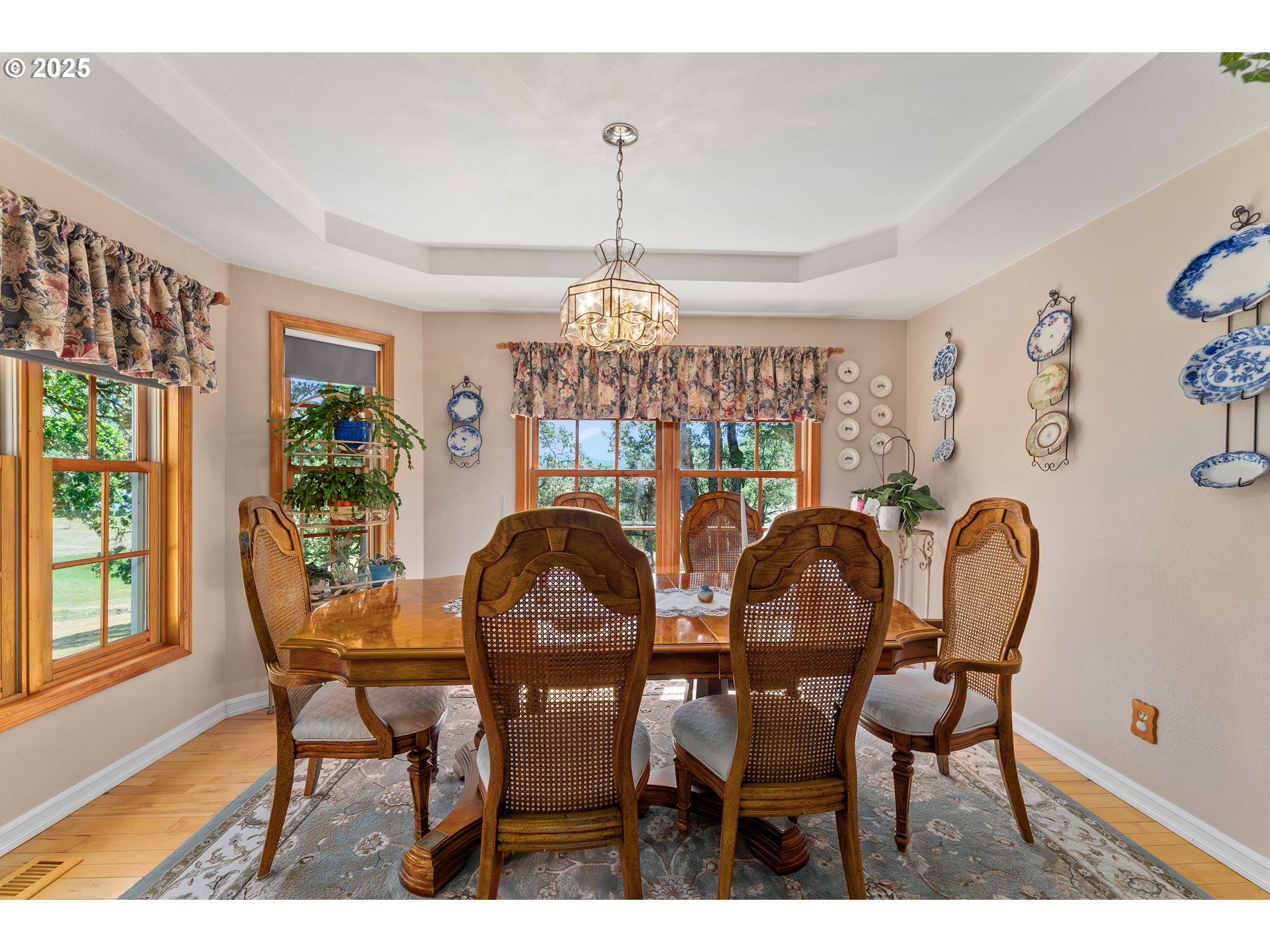 7654 North Bank Road Roseburg, OR 97470 - Photo 13 of 45 Gallery Image 13