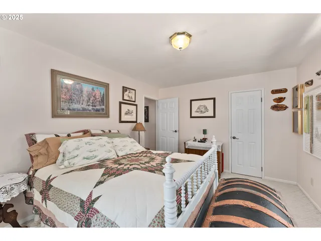 $669,900 | 7654 North Bank Road, Roseburg, OR 97470